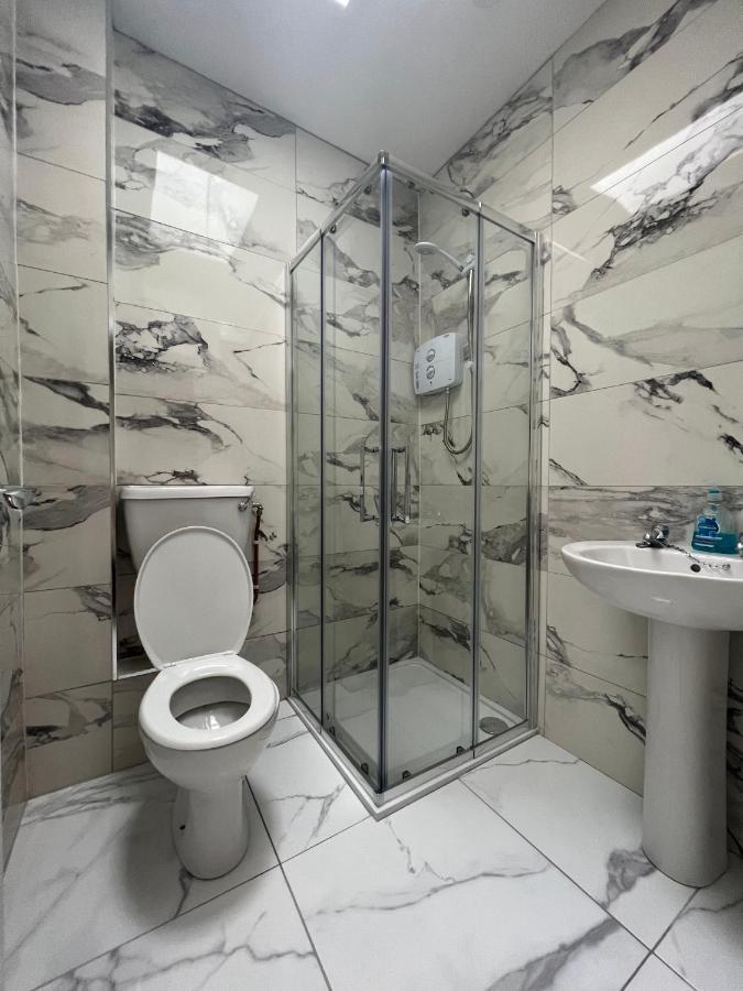 Top Of The Town No.5 Cootehill Екстер'єр фото