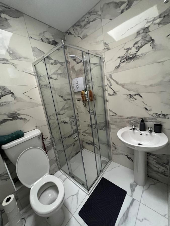 Top Of The Town No.5 Cootehill Екстер'єр фото